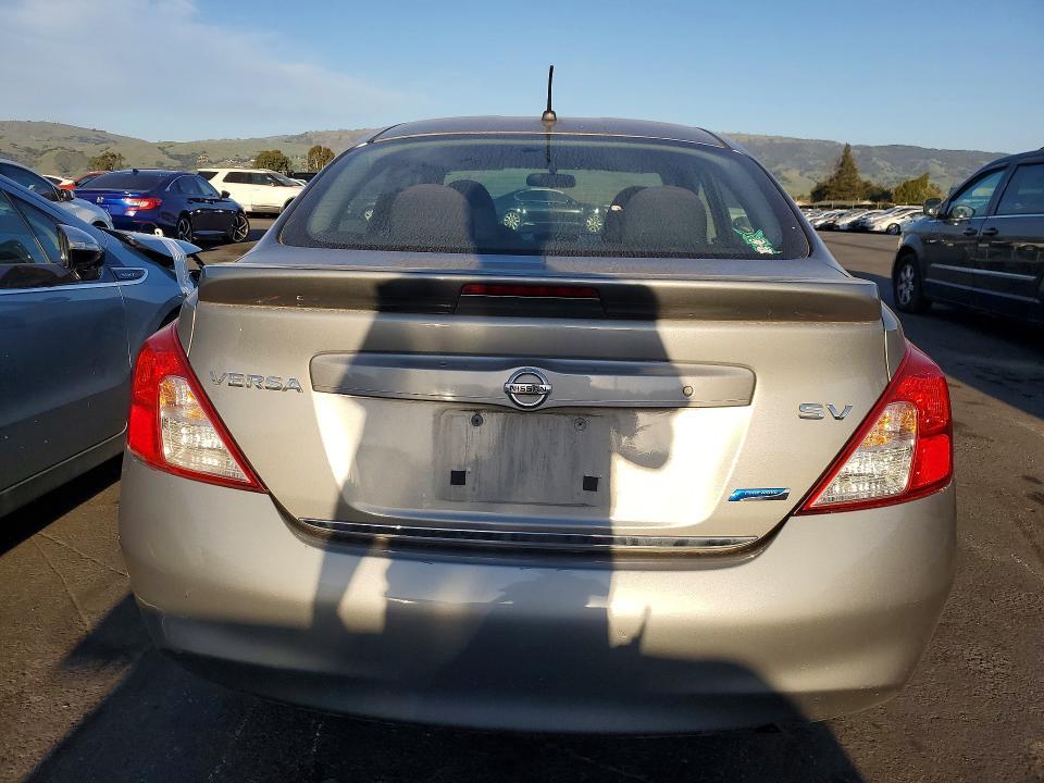 2014 Nissan Versa s