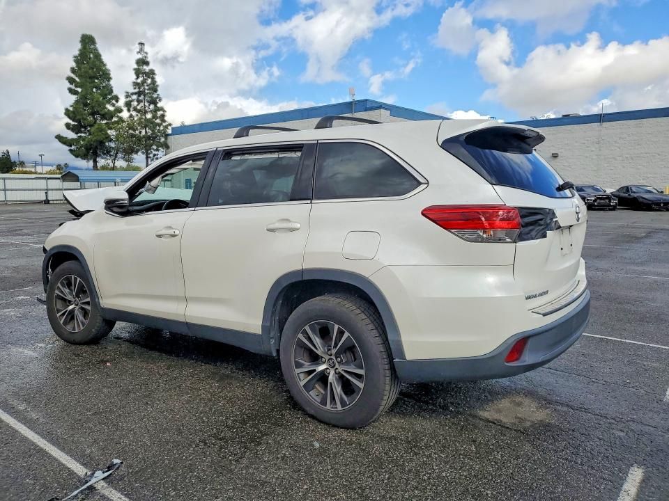 2019 Toyota Highlander le