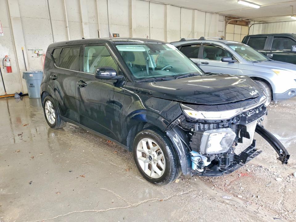 2022 KIA Soul lx