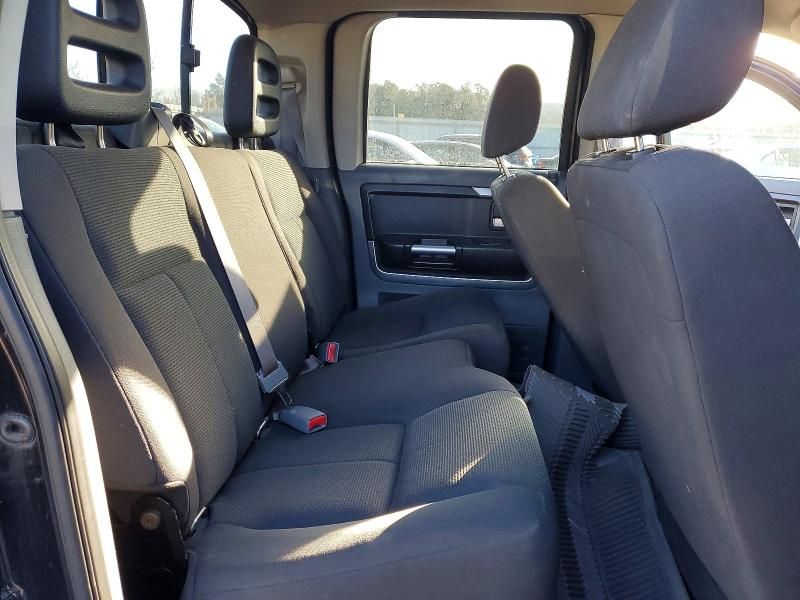 2006 Mitsubishi Raider Durocross