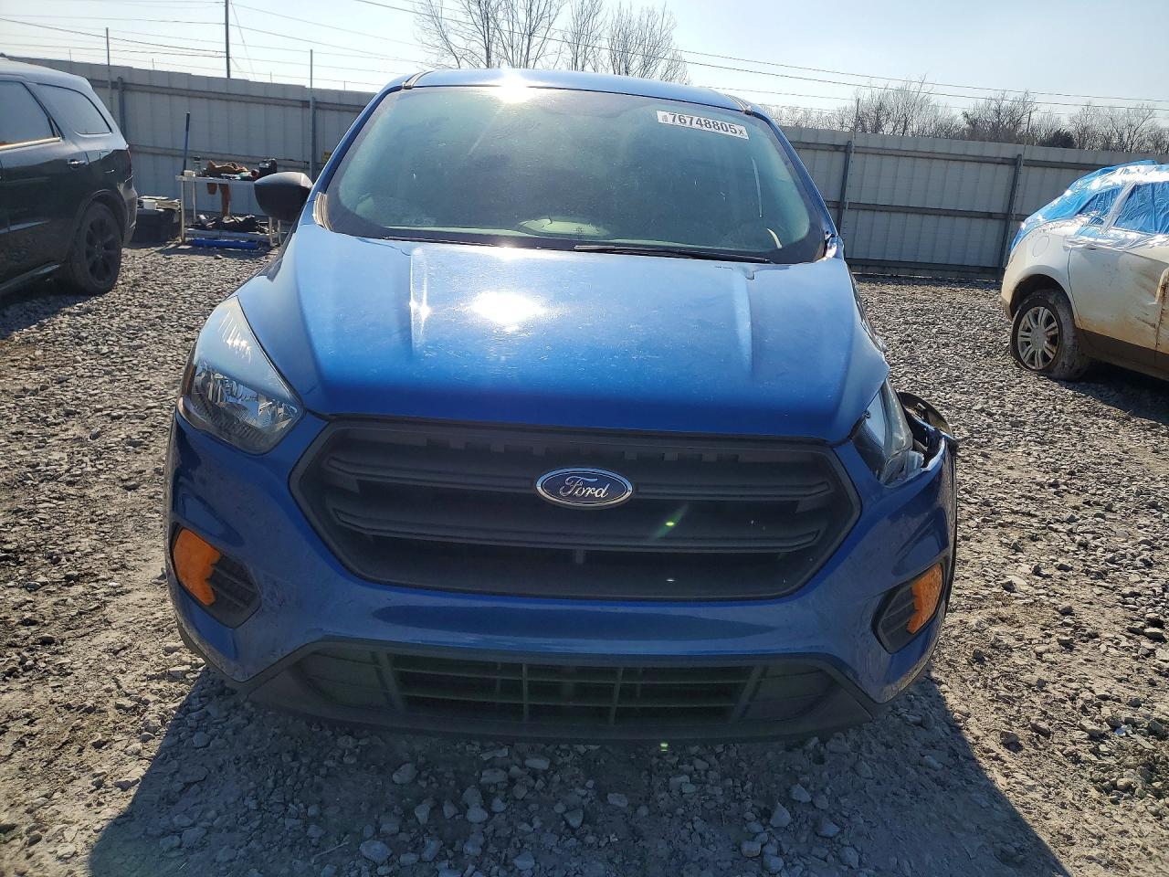 2019 Ford Escape s