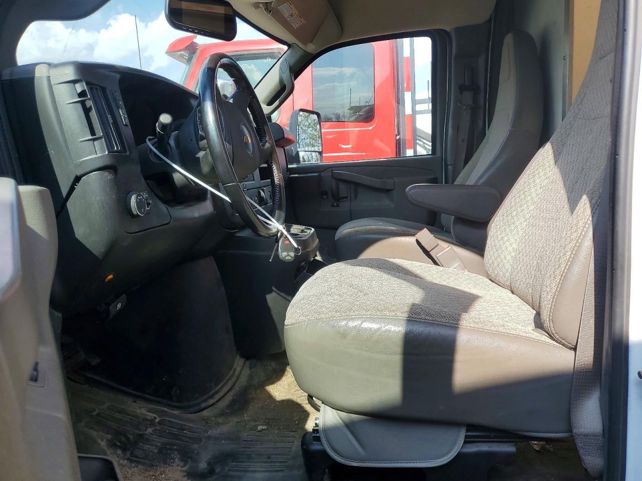 2022 Chevrolet Express G3500 Delivery Truck