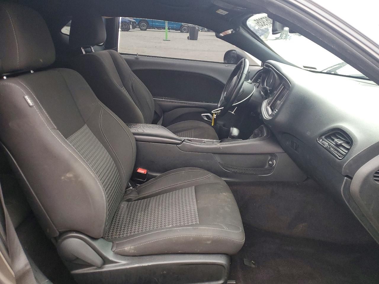 2017 Dodge Challenger sxt