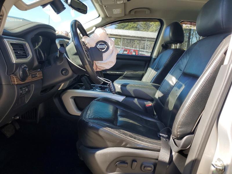 2017 Nissan Titan sl