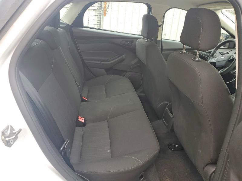 2016 Ford Focus s
