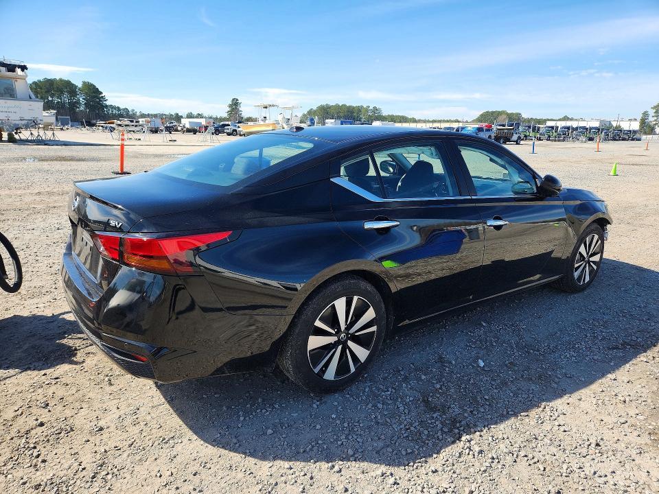 2022 Nissan Altima sv