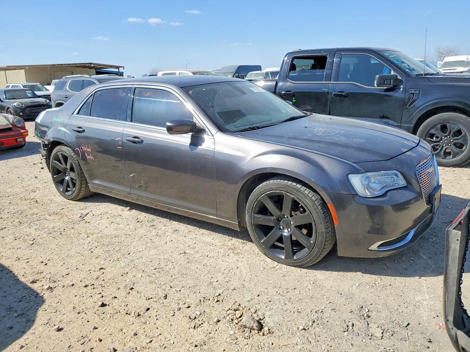 2016 Chrysler 300 Limited