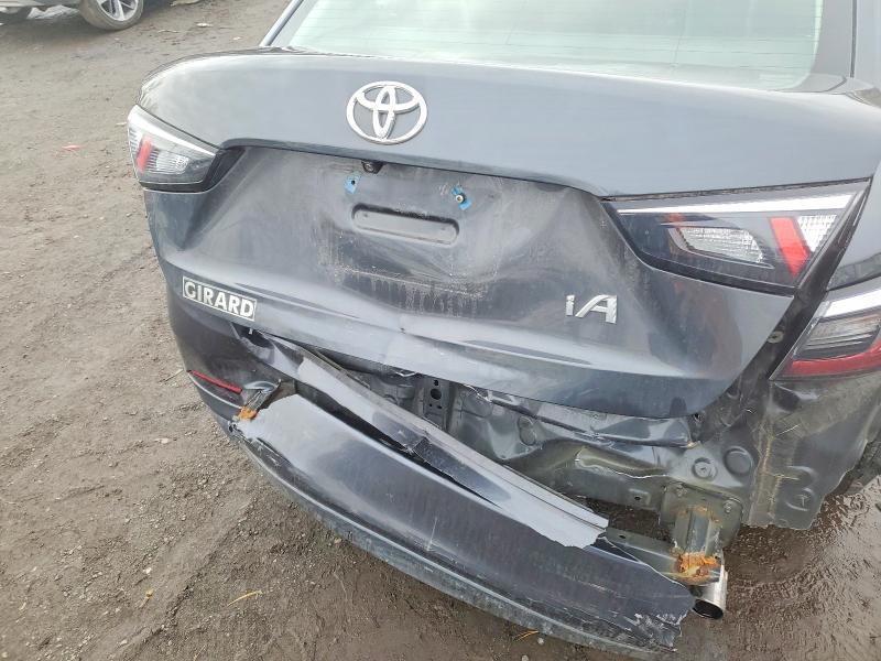 2017 Toyota Yaris ia Base