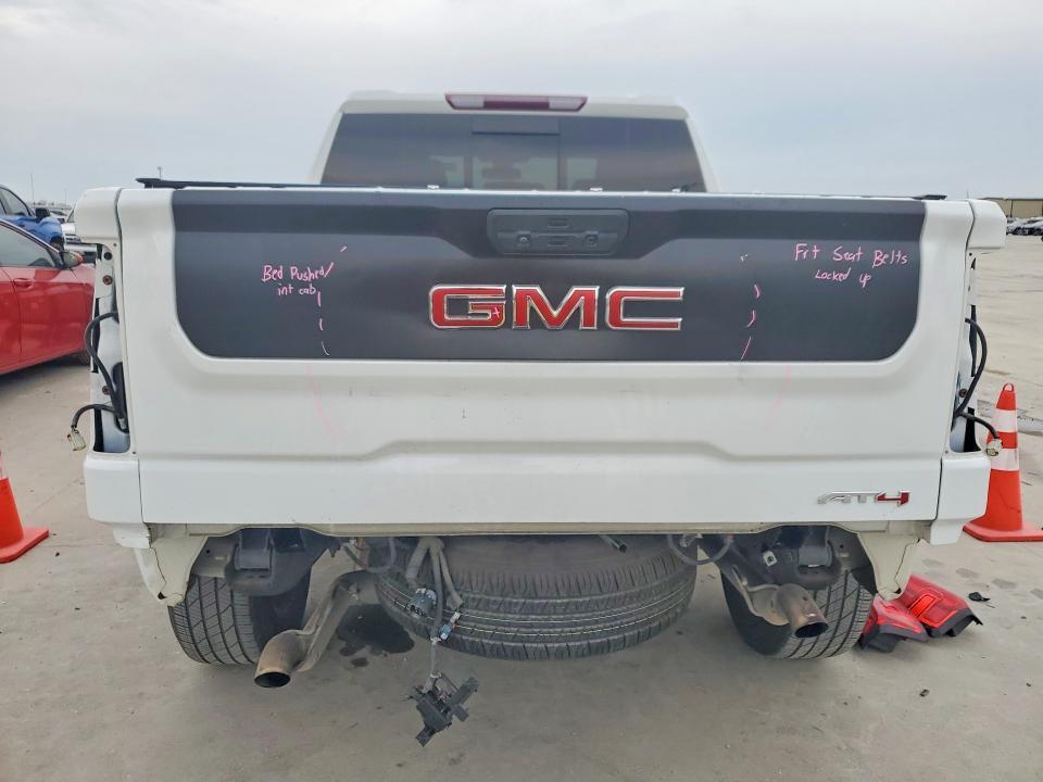 2022 GMC Sierra Limited K1500 AT4