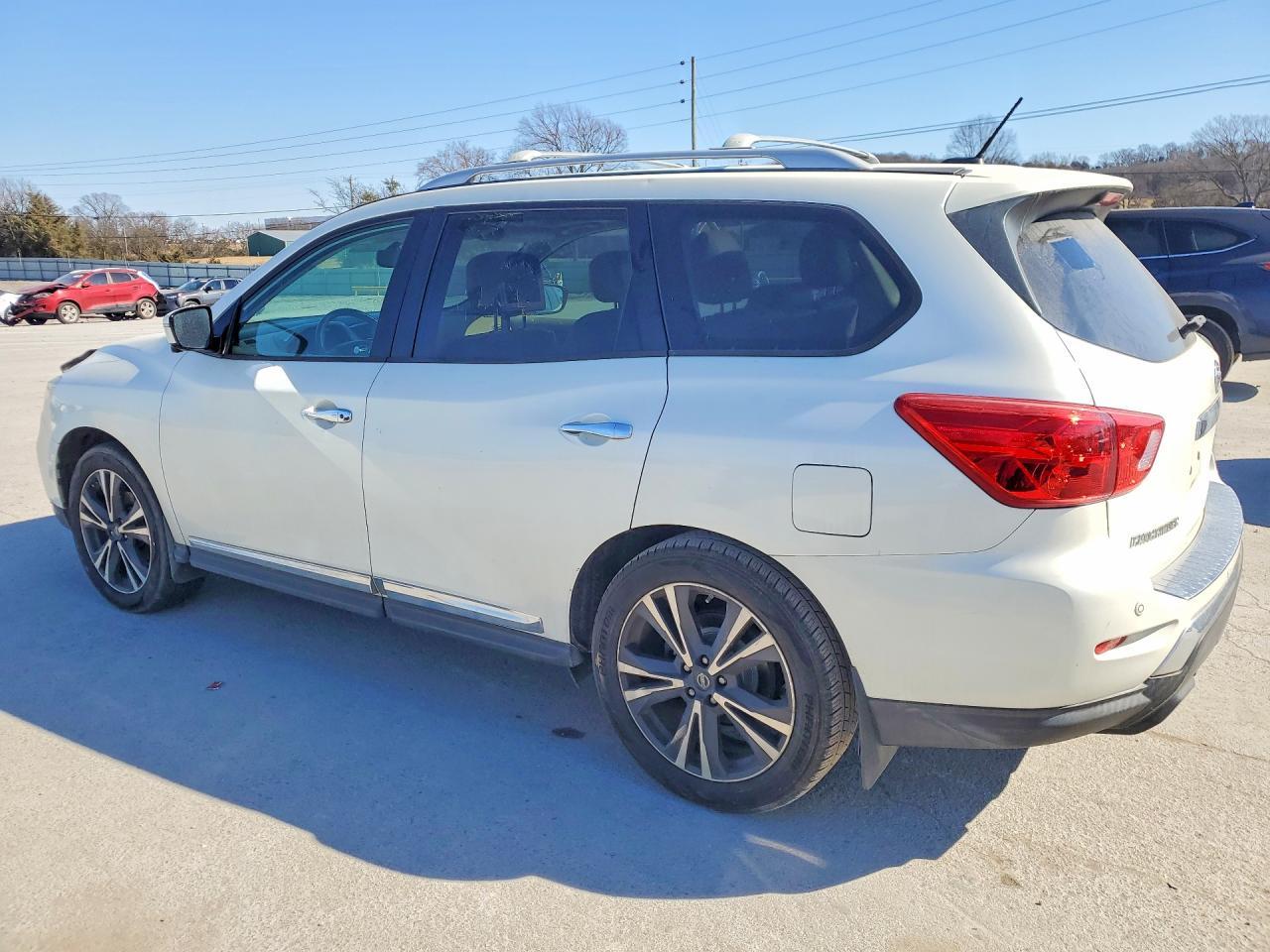 2017 Nissan Pathfinder s
