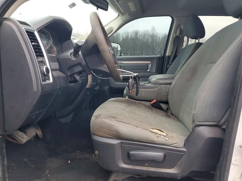 2016 Dodge RAM 2500 Flatbed Truck