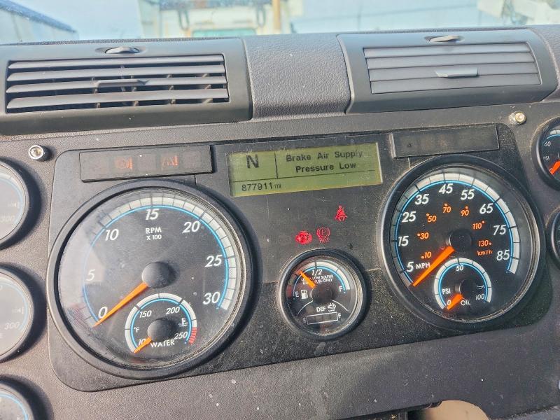 2017 Freigliner 2017 Freightliner Cascadia 125 Semi Truck