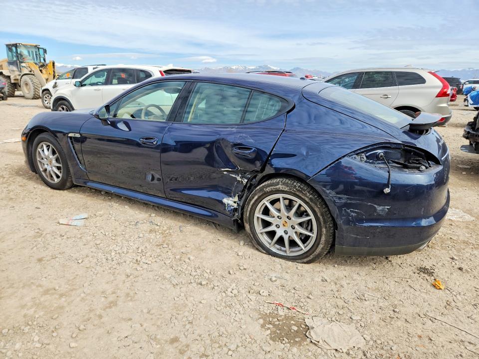 2012 Porsche Panamera 2
