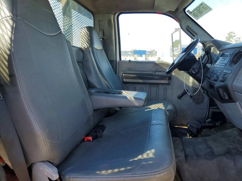 2013 Ford F650 Super Duty Flatbed Truck