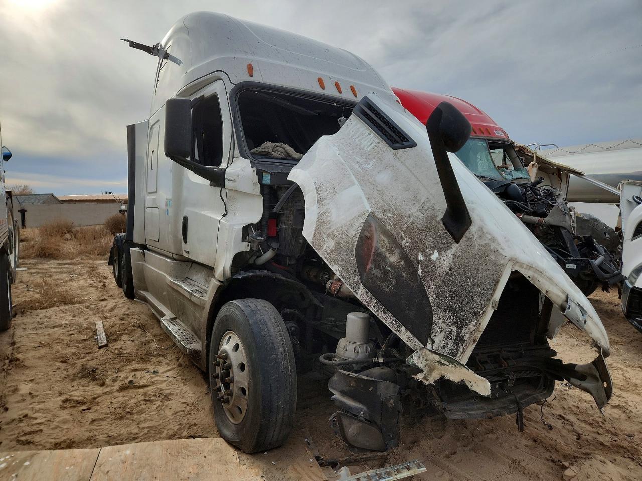 2018 Freightliner Cascadia 126 Semi Truck
