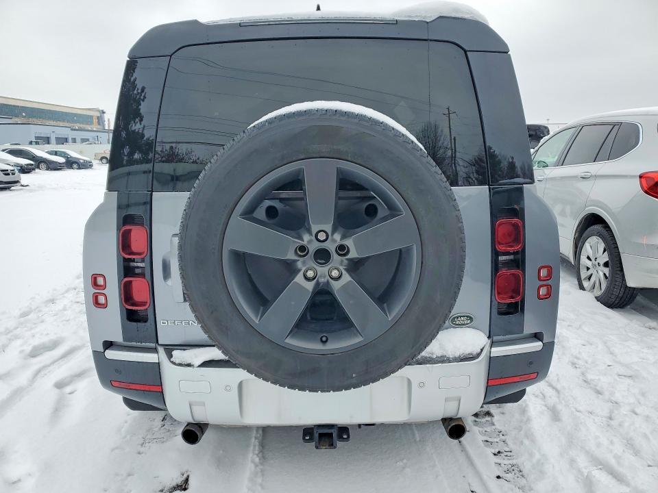 2023 Land Rover Defender 130 se