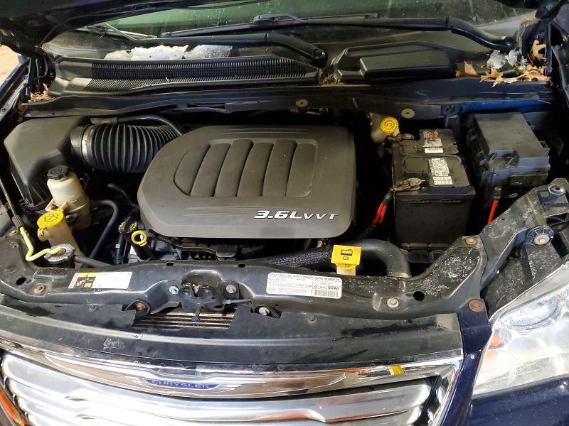 2013 Chrysler Town & Country Touring