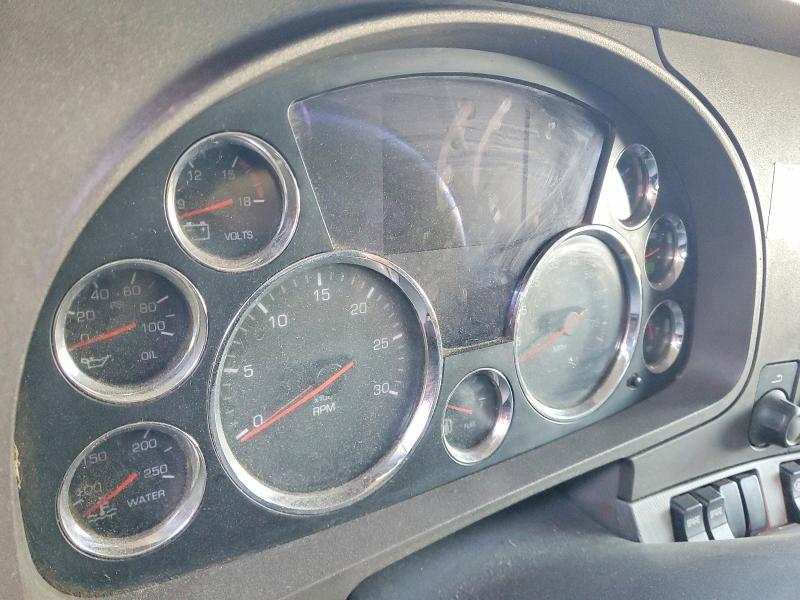 2015 Kenworth T880 Dump Truck