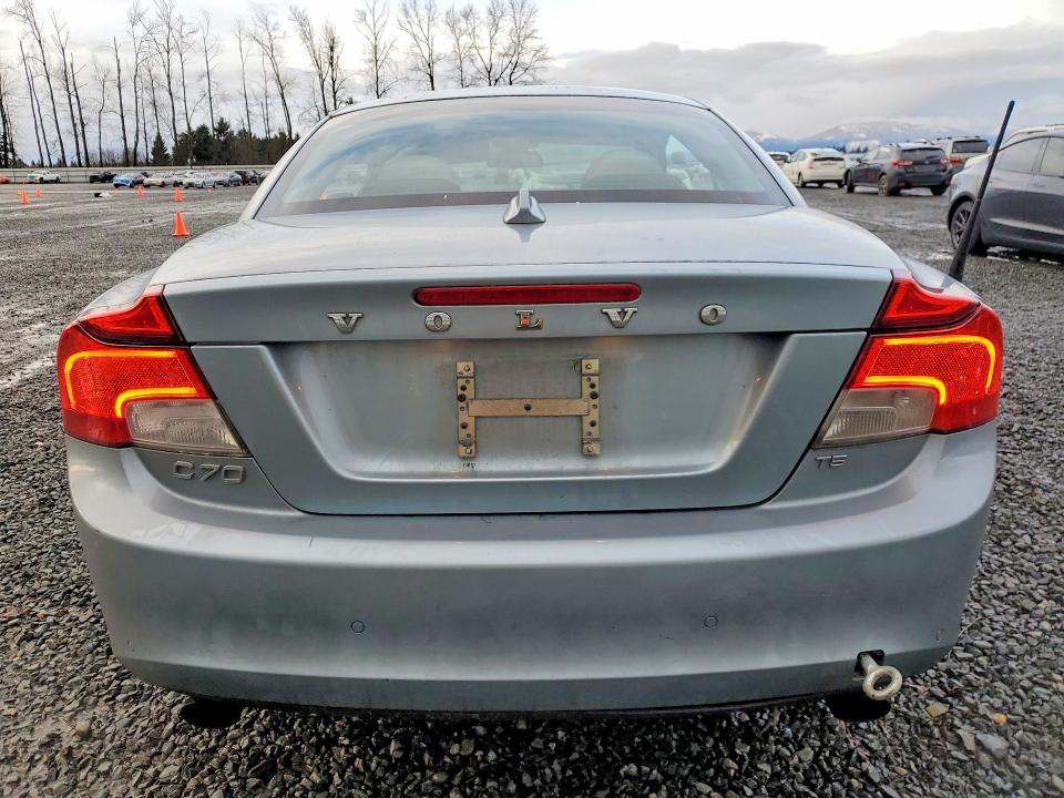 2011 Volvo C70 T5