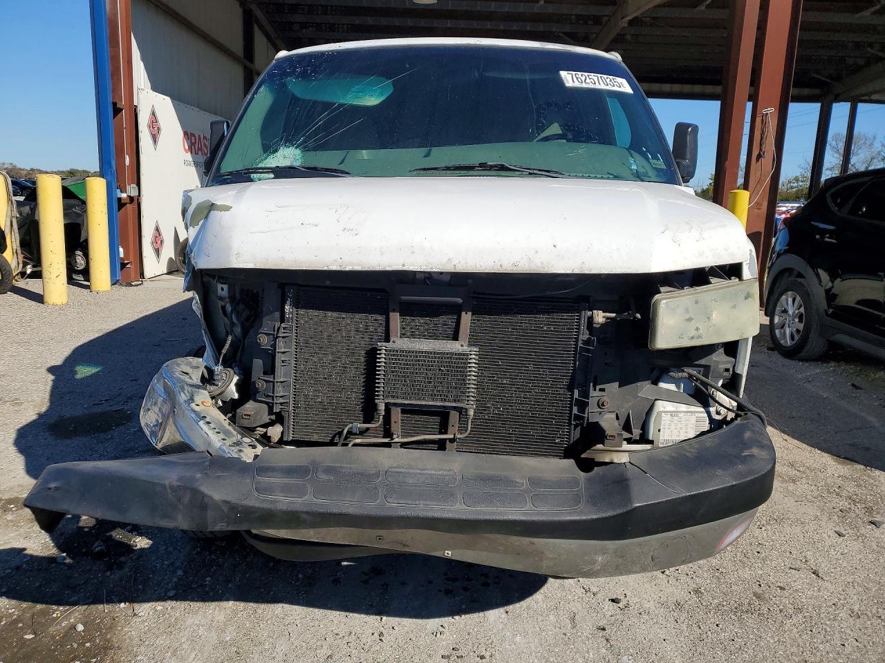 2003 Chev Express Passenger 35