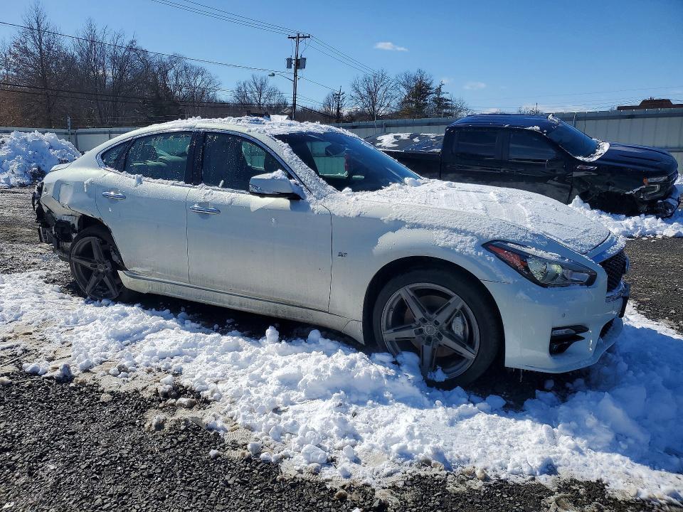 2015 Infiniti Q70 3.7