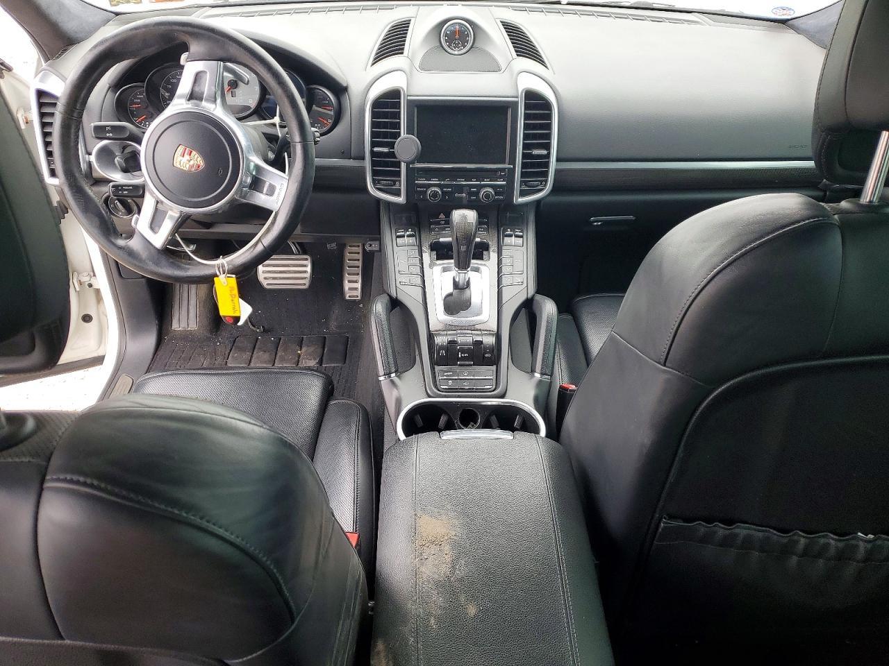 2013 Porsche Cayenne gts