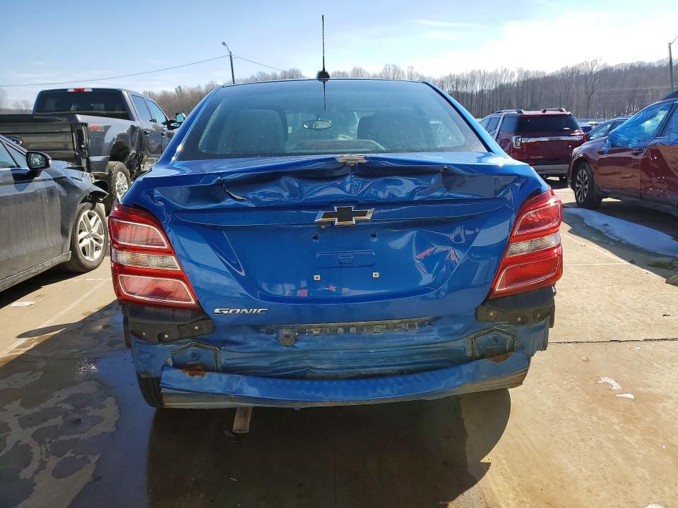 2018 Chevrolet Sonic ls