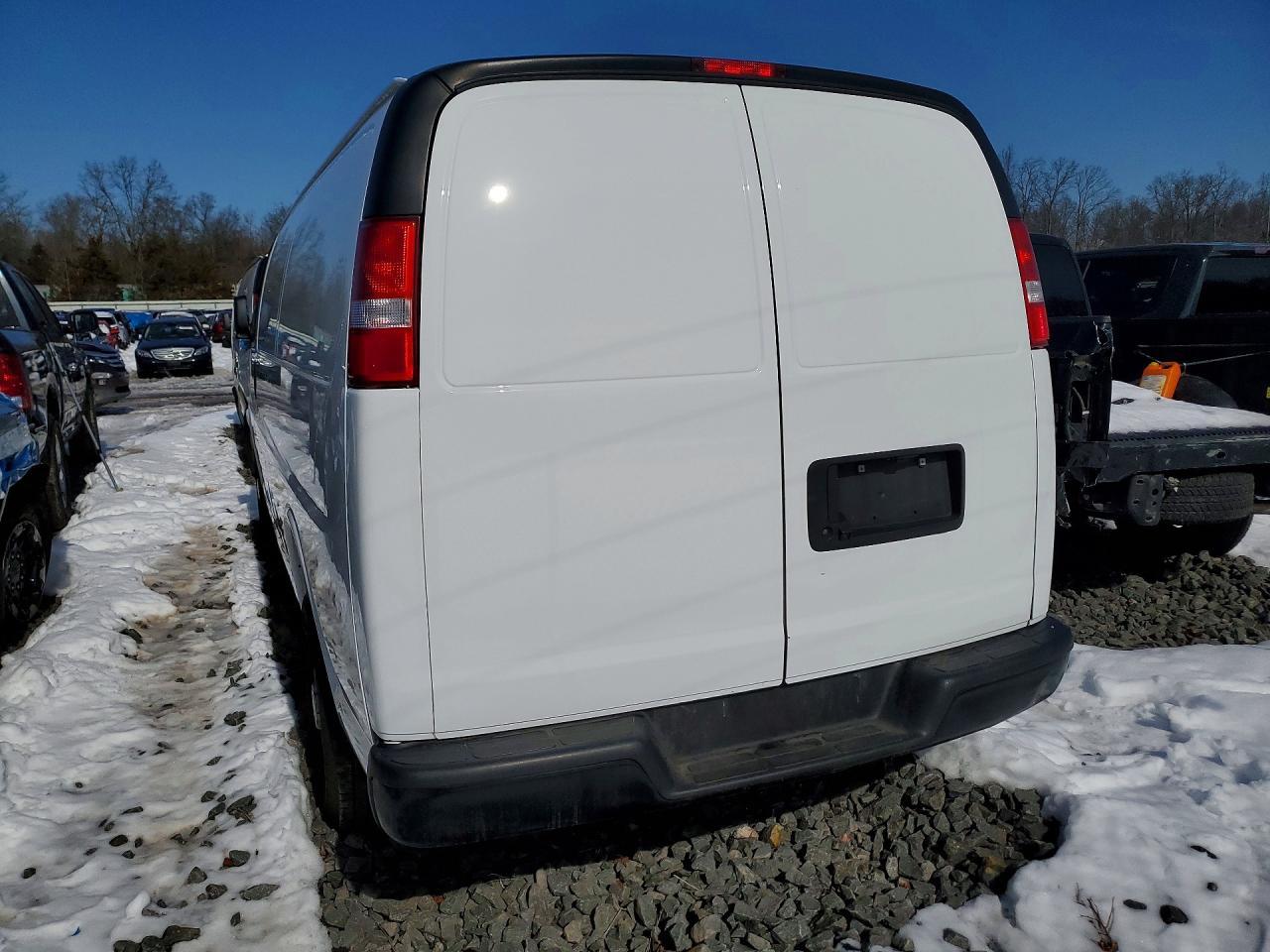 2024 Chevrolet Express G2500