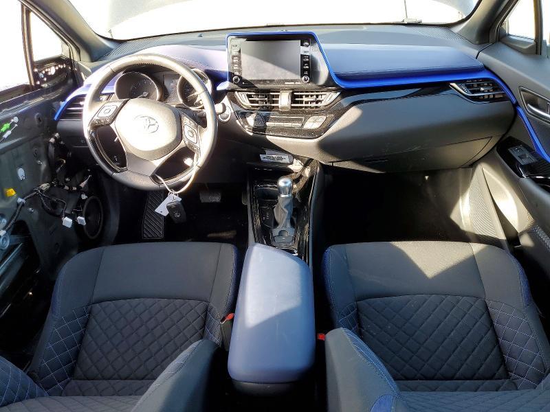 2022 Toyota C-hr xle