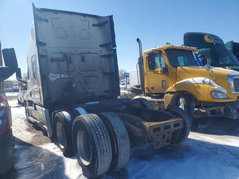 2019 Freigliner Cascadia 126