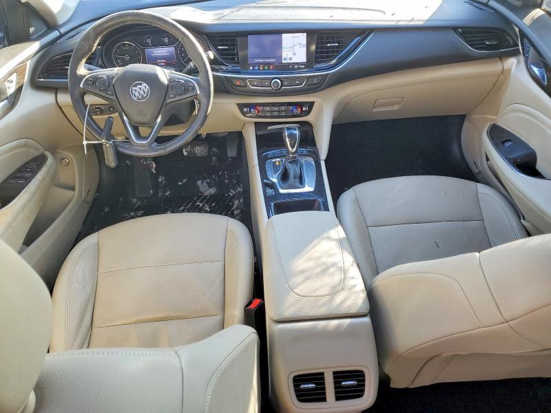 2018 Buick Regal Tourx Essence