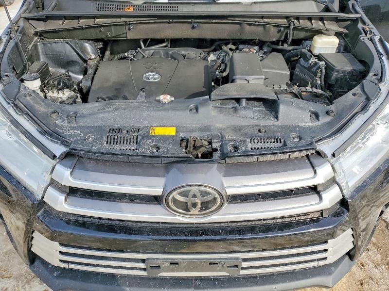 2019 Toyota Highlander le