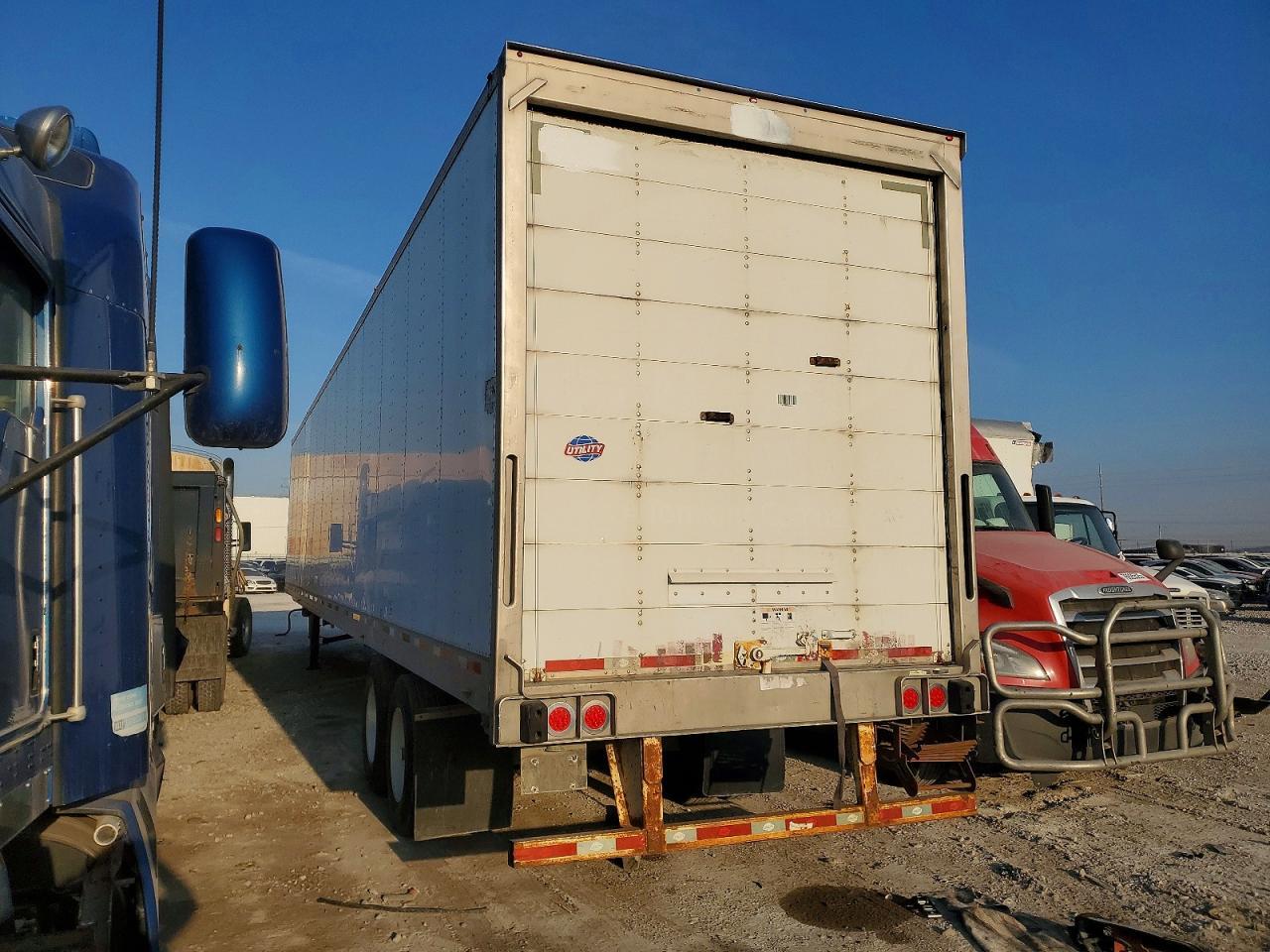 2009 Utility VS2DX DRY Van Trailer