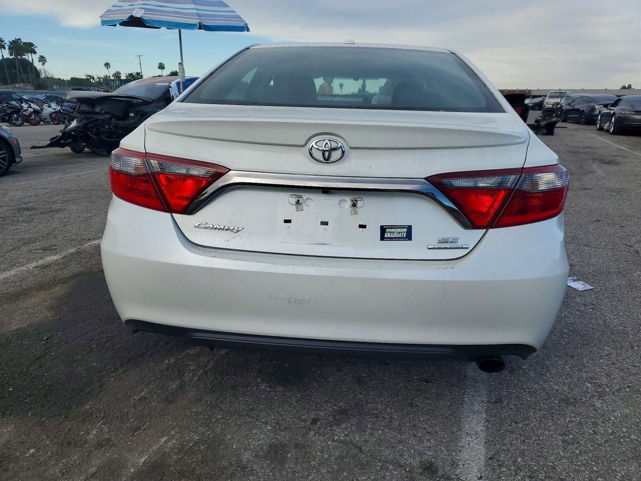 2016 Toyota Camry le