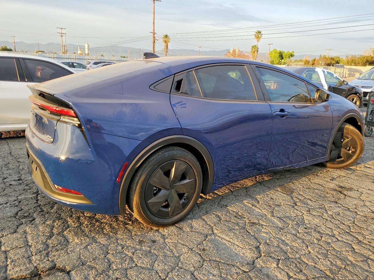 2026 Toyota Prius le