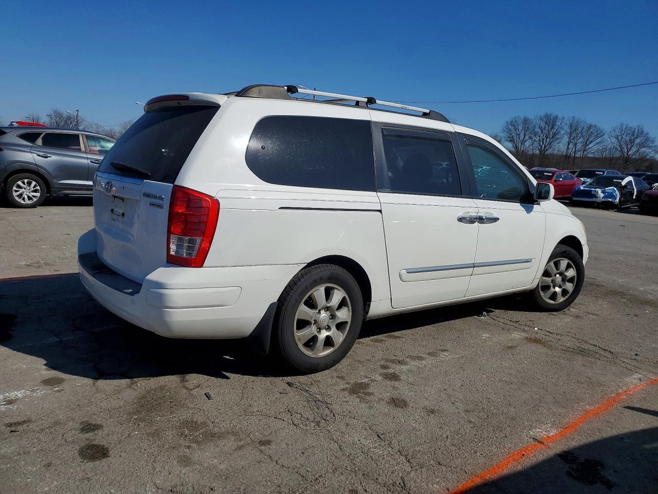 2008 Hyundai Entourage gls