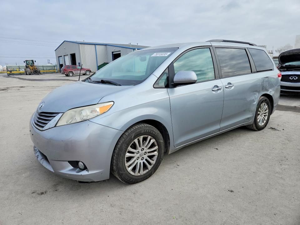 2014 Toyota Sienna xle