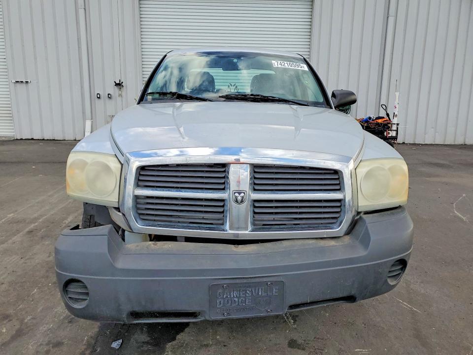 2005 Dodge Dakota Quattro