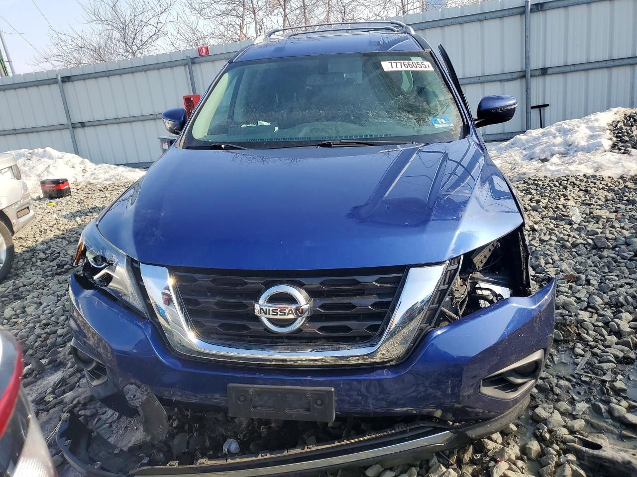 2020 Nissan Pathfinder sv