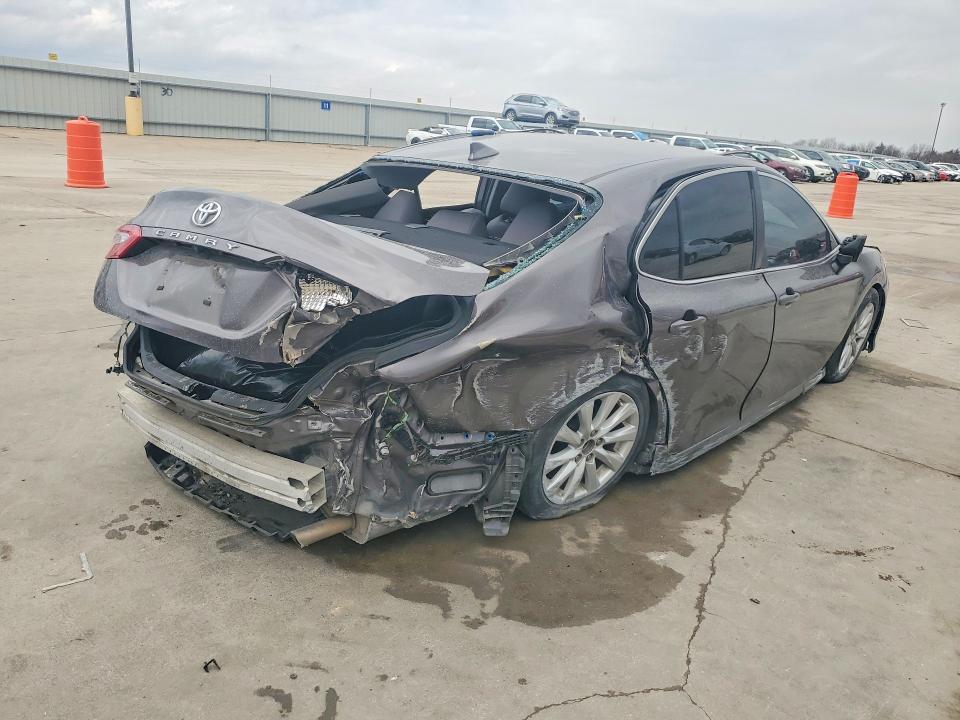 2020 Toyota Camry le