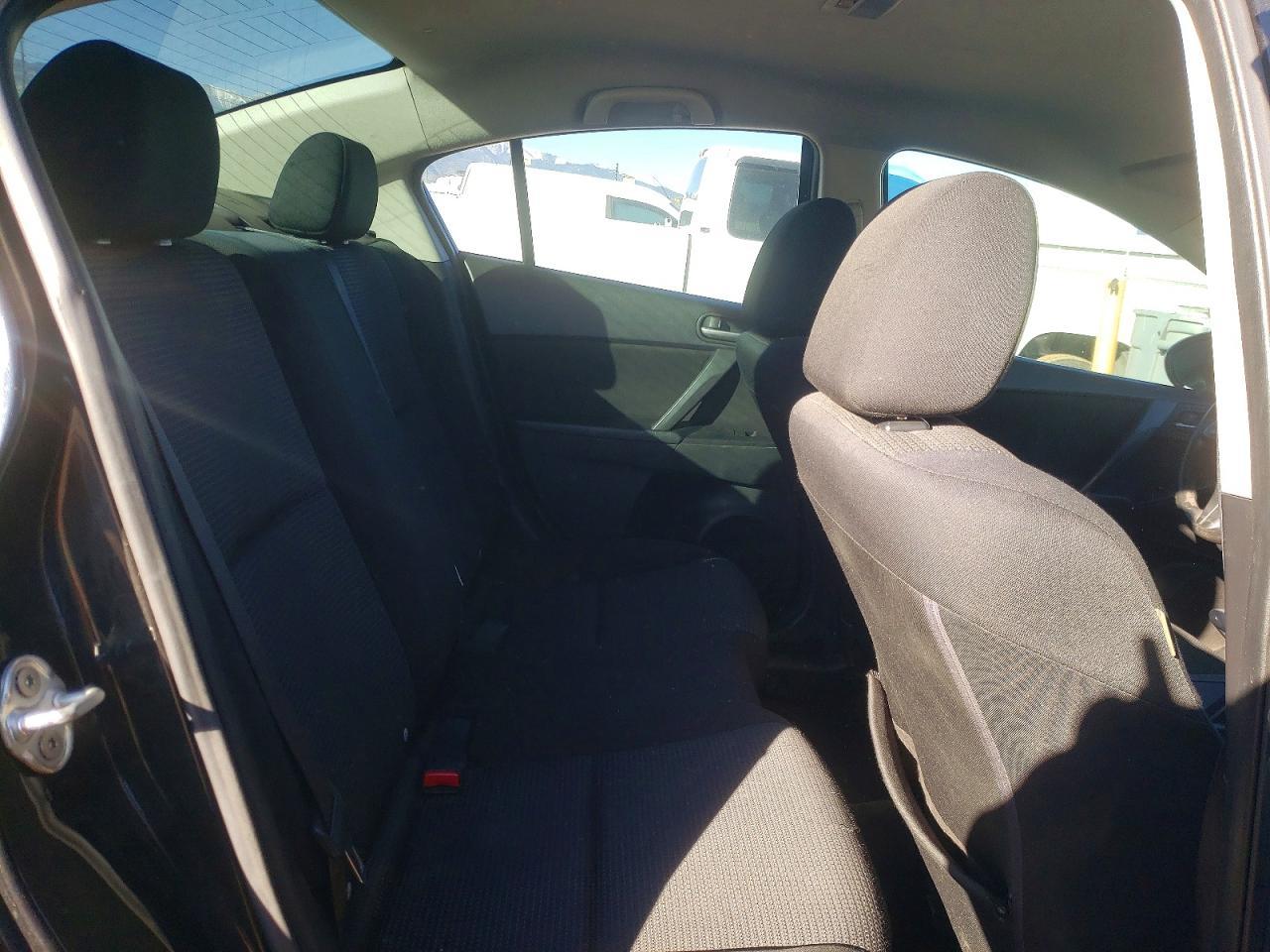 2013 Mazda 3 I