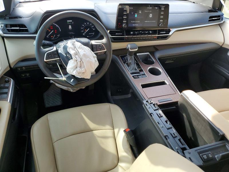 2024 Toyota Sienna xle