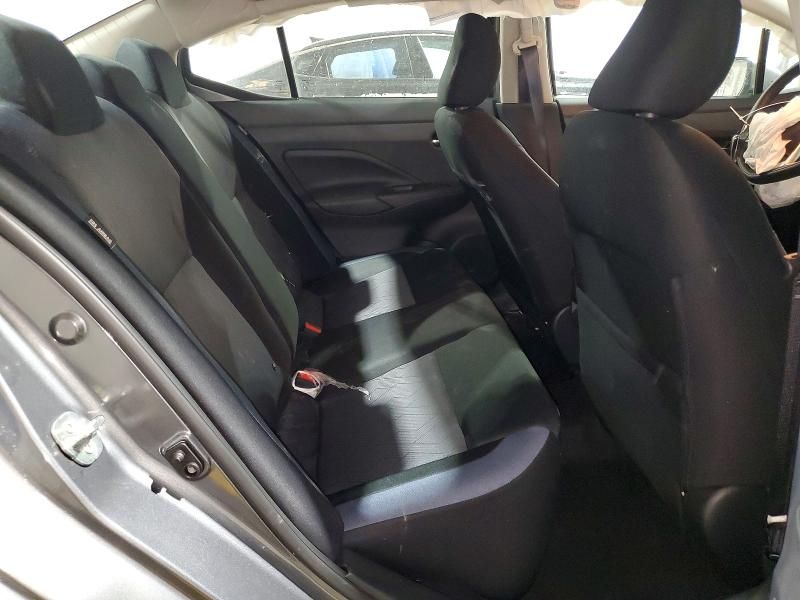 2025 Nissan Versa sv