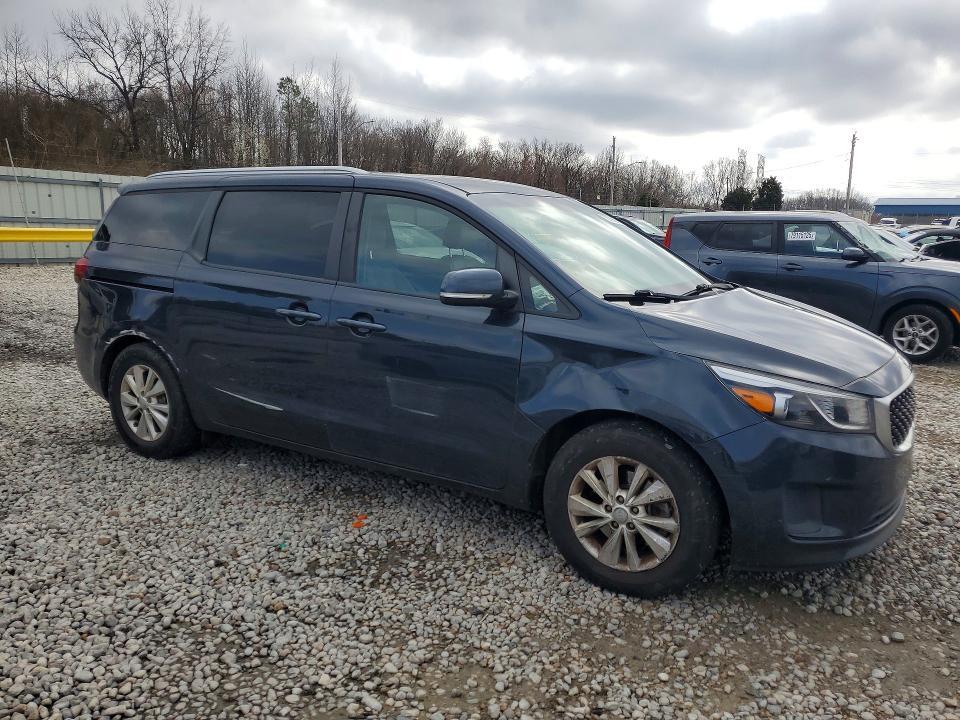 2017 KIA Sedona lx