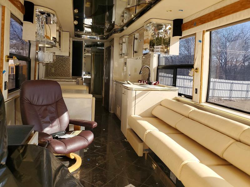 2000 Prevost Bus
