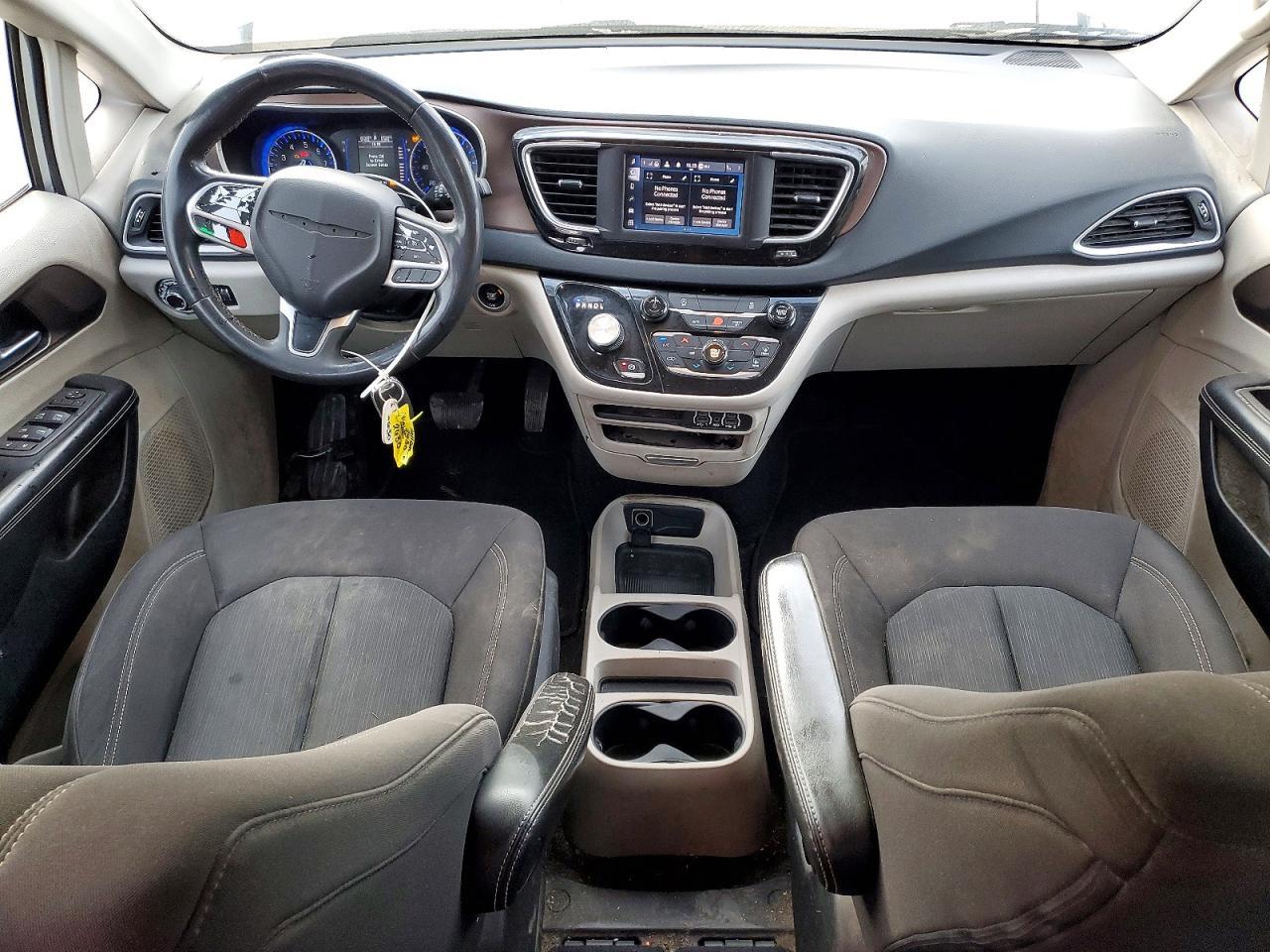 2023 Chrysler Voyager lx