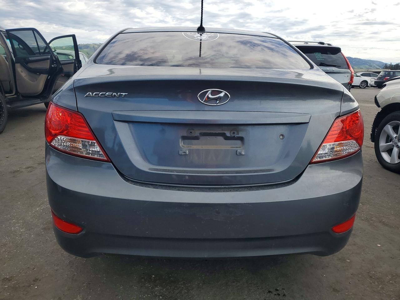 2012 Hyundai Accent gls