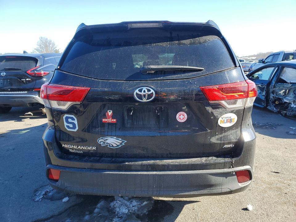 2019 Toyota Highlander le