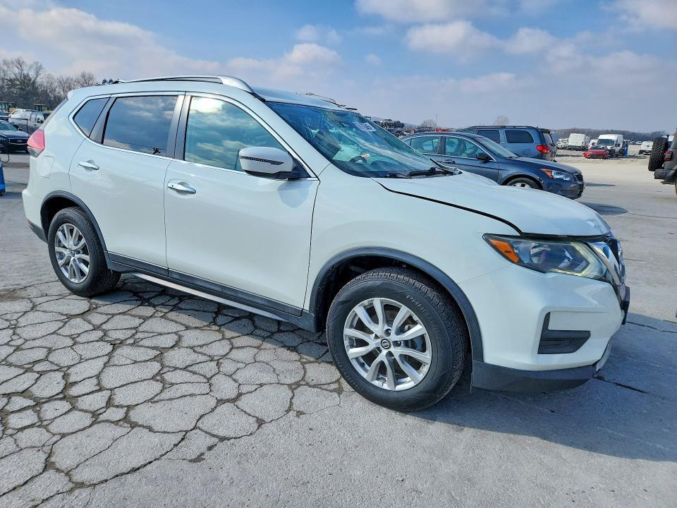 2017 Niss Rogue sv