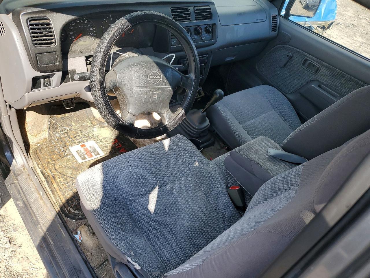 2000 Nissan Frontier XE